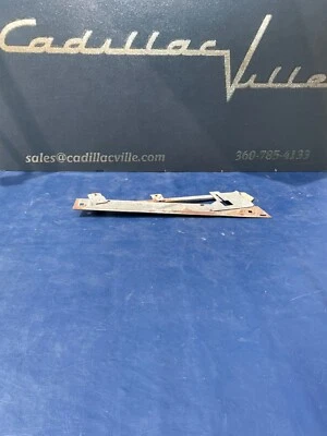 1966 Cadillac седан PS RH передняя дверь стекло окно нижняя колея DeVille Calais - Изображение 1 из 4