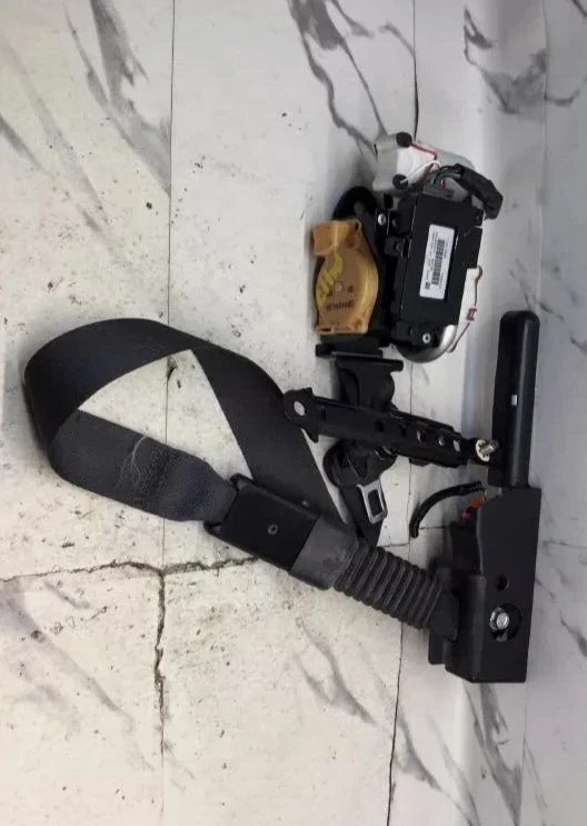 2014-2017 Infiniti Q50 Front Passenger Seat Belt Retractor W/O Pre Crash USED Foto 1 de 1