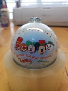 Disneyland 2004 The Merriest Place On Earth Opelessant Ornament - Picture 1 of 9