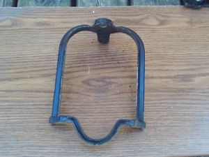  Mercury 40hp 402 Top Cowl Support Bracket P/n 61867 - Foto 1 di 2