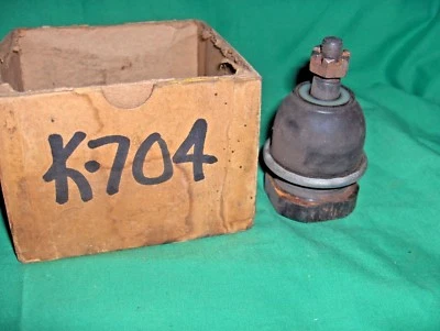 CM50 - K704 UPPER BALL JOINT FITS 1971-1972 DODGE DART, PLYMOUTH DUSTER - Изображение 1 из 3