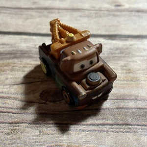 Disney Pixar Cars Mini Racer Racers Película Diecast Car Tow Mater Camión de remolque oxidado - Imagen 1 de 5