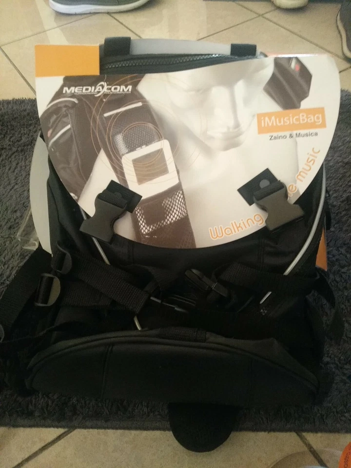 Zaino Scolastico Multimediale con altoparlanti Mediacom ME-IMUBAGN x Notebook - Immagine 1 di 4