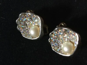 Vintage Clip Earrings. Silver, Pearl, Rhinestones. .75” D. Dot...green - Picture 1 of 2