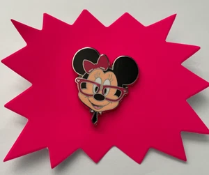 Disney Pin. Minnie Mouse Nerd Head. Bow, Glasses, Tie. Hidden Mickey. Very Nice. - Picture 1 of 2