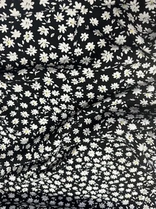 1 mtr black/white  floral daisy flower viscose dress fabric..58”wide (147cm) - Picture 1 of 2