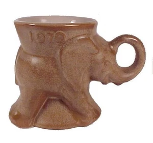 Frankoma Keramik Becher 1979 GOP Elefant Republican Party Kaffeetasse Dessert Gold - Bild 1 von 5