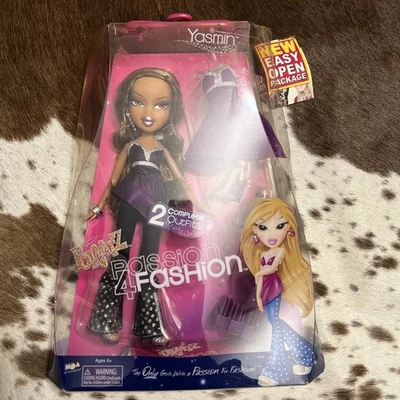 Muñeca YASMIN BRATZ Passion 4 Moda Vintage Nueva en Caja Sellada Difícil de Encontrar Púrpura Top FS Foto 1 de 4