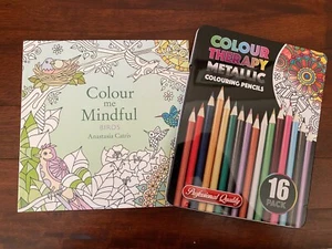 Adult Colouring Book & 16 Metalic Colouring Pencils - Birds Themes - 50 Pics - Picture 1 of 3