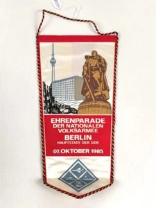 DDR, Wimpel  " Ehrenparade der Nationalen Volksarmee Berlin 1985 " Höhe 36cm - Picture 1 of 2
