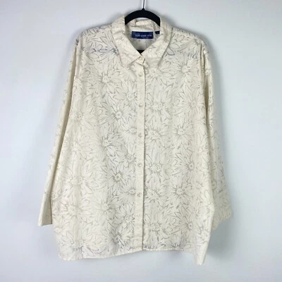 Camisa Susan Graver Burnout Floral Abotonada Talla 1X Marfil Transparente Foto 1 de 4