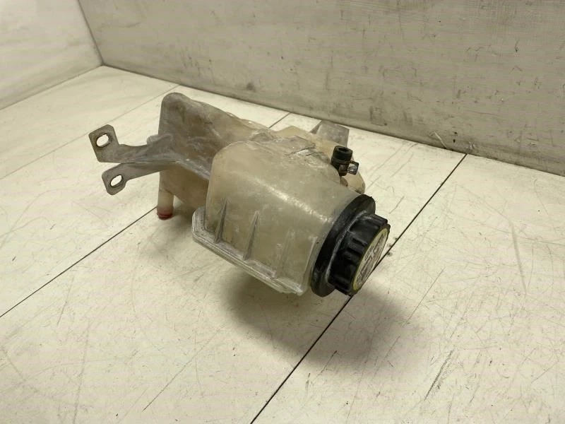 Land Rover Range Rover 2008 4,2 L depósito de refrigerante de fábrica Foto 1 de 4