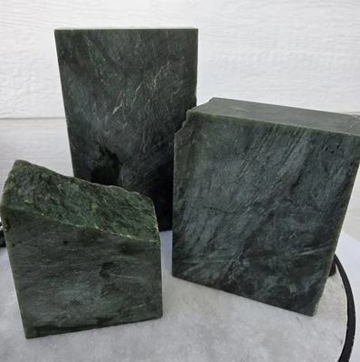 Bloque de corte áspero Canadian JADE pequeño 3,780 libras Foto 1 de 4