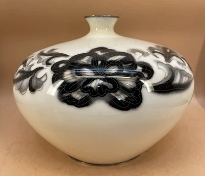 Fine Japanese Meiji Ando Cloisonné Vase with Silver Rims - Image 1 of 4