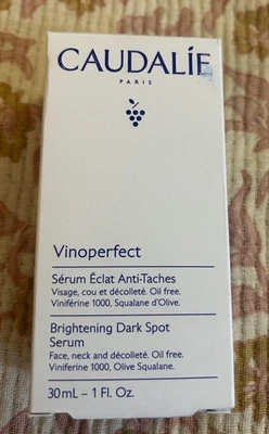 Suero iluminador de manchas oscuras Caudalie Vinoperfect NUEVO tamaño completo 1 oz 30 ml Foto 1 de 4