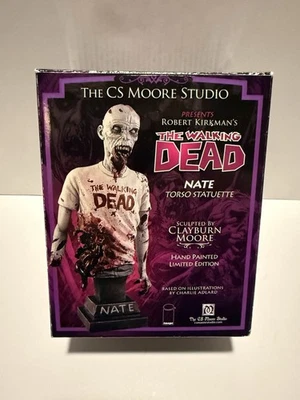 C S MOORE STUDIO - FIGURA DE LOS MUERTOS VIVIENTES NATE EDICIÓN LIMITADA DE 3000 EN CAJA Foto 1 de 4