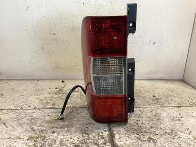 Cuarto de luz trasera del conductor montado en panel para 12-20 NV 1500 1238842 Foto 1 de 4