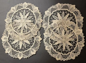 Vier sardische Vintage handgefertigte Deckchen Stickerei auf Nadel Netz 8 1/2" - Bild 1 von 6