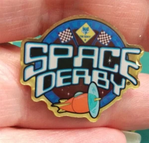 Pin Cub Scout Space Derby BSA Boy Scouts of America colorido pinback 7/8 pulgadas - Imagen 1 de 5