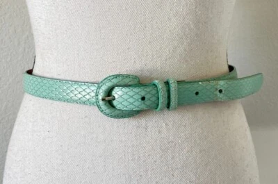 Cinturón de cuero verde menta vintage informal de esquina, años 80, cinturón de piel de serpiente sintética vintage Foto 1 de 4
