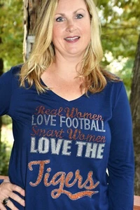 Tigers Real Women Love Football Glitzer Shirt XS S M L XL XXL 1X 2X 3X 4X 5X  - Bild 1 von 12