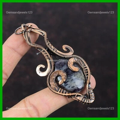 Joyería colgante de compromiso envuelto en alambre Art Deco piedra solar iolita natural de cobre Foto 1 de 4