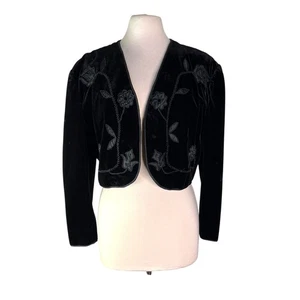 Vintage Luxe schwarz Samt und Perlen Blumen vorne offen Bolero Cropped Jacke - Bild 1 von 5