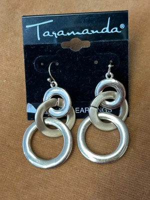 Pendientes Taramanda Triple Aro Tono Oro -- Nuevos con Etiquetas Foto 1 de 3