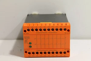 E.Dold & Sohne BN3081.63 Safety Relay - Picture 1 of 4