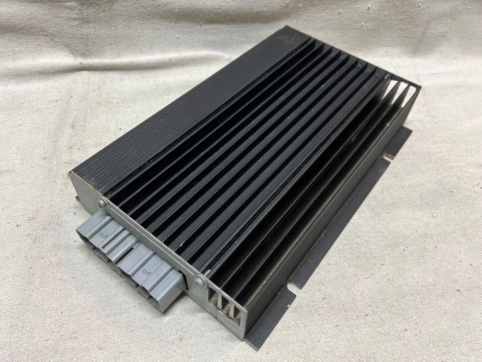 Amplificador de audio radio Volkswagen Passat Dynaudio 2006-2008 amplificador 3C0 035 456A OEM Foto 1 de 4