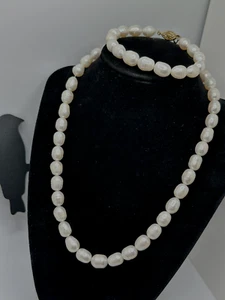 Vtg White Freshwater Pearl Necklace/Bracelet Set Gold T. Clasp 18”/8" Statement - Picture 1 of 5