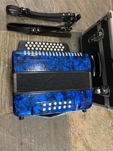 New 31 Button 12 Bass Accordion, GCF, W/ Straps & Case - Picture 1 of 8