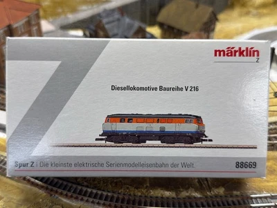 Z Scale Marlin 88669 Class V 216 Diesel Locomotive - Image 1 of 4