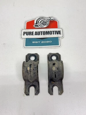 Пара монтажных кронштейнов для задней стабилизатора подвески купе Nissan 350Z G35 2003-2008 годов выпуска от оригинального производителя 4142 - Изображение 1 из 4