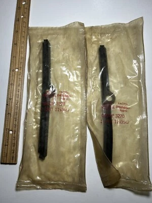 Nuevo de Lote Antiguo GM 1961-1963 Buick & Oldsmobile Colector de Admisión Abrazadera Sello (2) #1193567 Foto 1 de 4