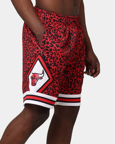 Mitchell Ness Chicago Bulls 1997 RODMAN PIPPEN KERR WILDLIFE RED Swingman SHORTS Cover