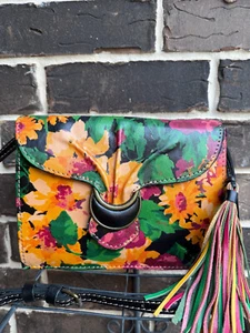 NWT Patricia Nash Summer Evening Bloom Floral Van Sannio Crossbody green yellow - Picture 1 of 7