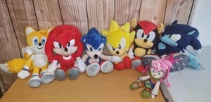 Sonic the Hedgehog Plush Bundle X 7 Tails, Sonic,Amy, Werehog, Knuckles,Armadilo - Picture 1 of 22