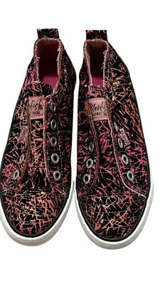 Zapatillas sin cordones Blowfish Malibu para niños graffiti talla 5 rosa y negro de lona Foto 1 de 4