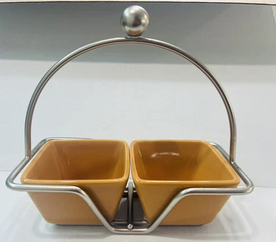 Простые дополнения для сервировки шеф-повара с 2 керамическими чашами горчичного цвета - Изображение 1 из 4