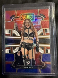 2024 WWE Select Red & Blue Prizm Dakota Kai - Foto 1 di 2