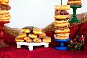 1- 8", 10", 12", 14", 16" Hand Painted Cake Stand Donut Platter Plant Stand - Picture 1 of 10