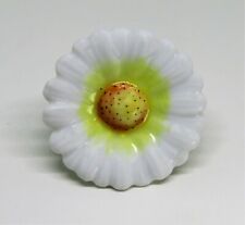 LIMOGES FRANCE BOX - CLASSIC WHITE DAISY - FLOWERS - BEE CLASP & BEE INSIDE
