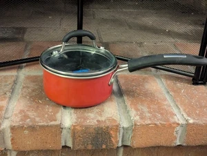 Red Cuisinart Saucepan With Glass Lid 1 Qt - Picture 1 of 8