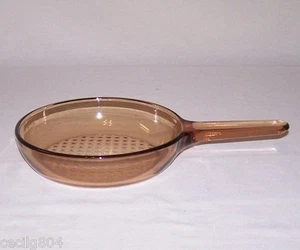 CORNING WARE VISION 7" SKILLET WAFFLE BOTTOM AMBER NO LID - Picture 1 of 4