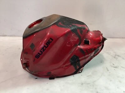 2024 22-24 SUZUKI GSXS1000 GT GSXS 1000 TANQUE DE COMBUSTIBLE DE GASOLINA ROJO DAÑOS POR INCENDIO Foto 1 de 4
