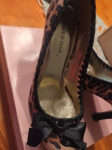 Wild Diva Size 8 Cheetah Heels - Picture 1 of 2