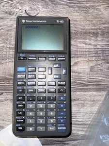 Calculadora gráfica Texas Instrument TI 82 con cubierta probada - Imagen 1 de 3