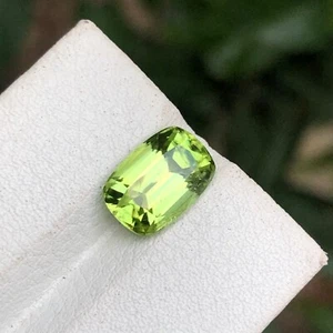 3.35 Ct cushion shape top quality rare green natural Peridot loose gemstone Pak - Picture 1 of 11