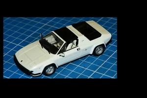 Minichamps 1:43 Lamborghini Silhouette weiß - Bild 1 von 3